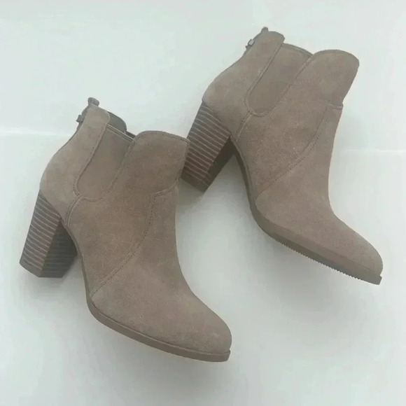 Koolaburra by Ugg heeled booties Slip on Size 6 - Picture 3 of 9